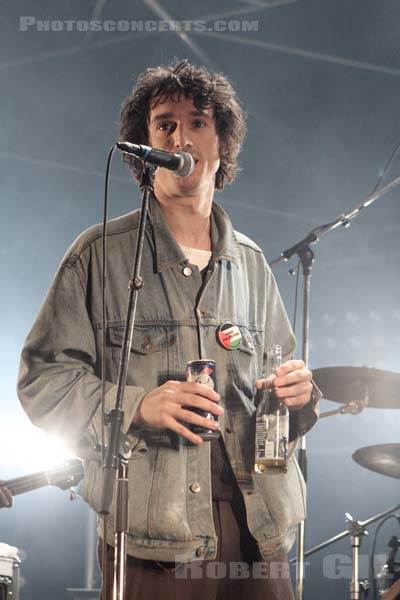 THE FAT WHITE FAMILY - 2014-08-14 - SAINT MALO - Fort de St Pere - Scene des Remparts - 